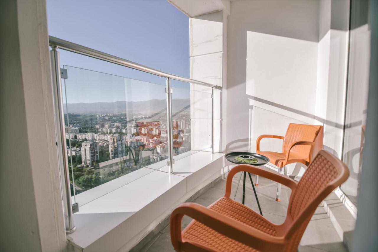 Sky Deluxe 2 Fitness & Spa Skopje Buitenkant foto
